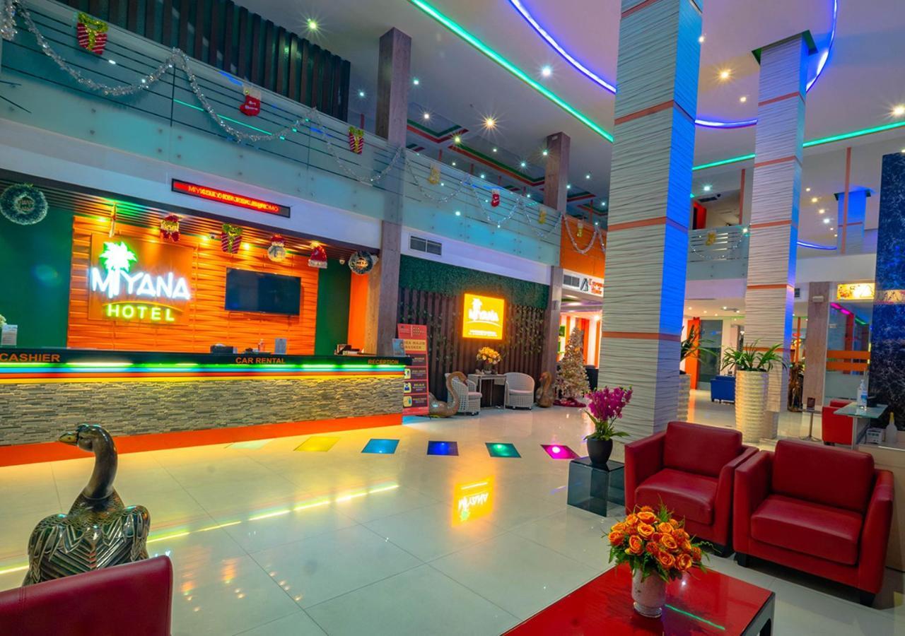 Miyanna Hotel Medan Esterno foto