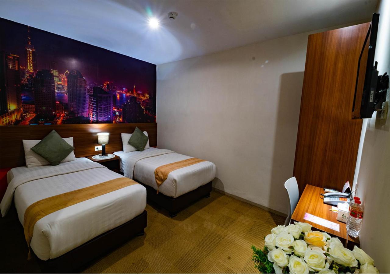 Miyanna Hotel Medan Esterno foto