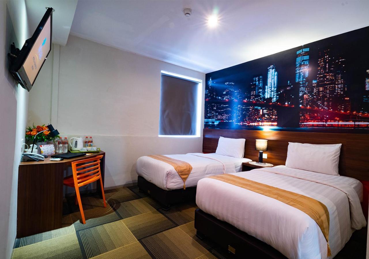 Miyanna Hotel Medan Esterno foto