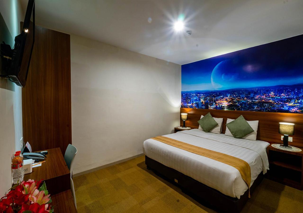 Miyanna Hotel Medan Esterno foto