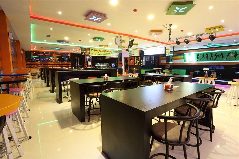 Miyanna Hotel Medan Esterno foto