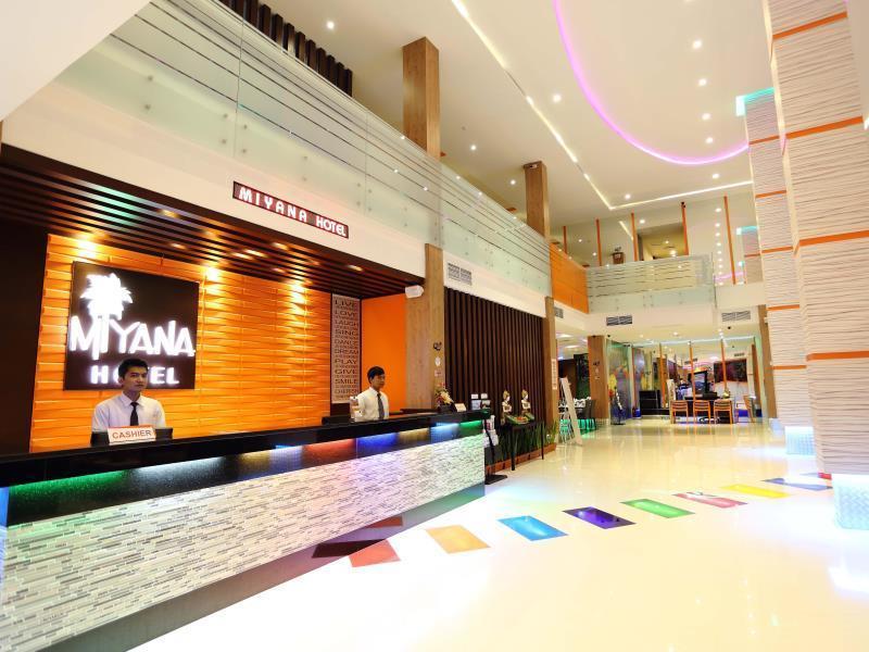Miyanna Hotel Medan Esterno foto