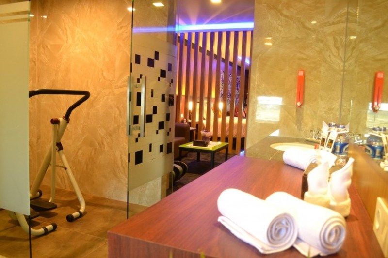 Miyanna Hotel Medan Esterno foto
