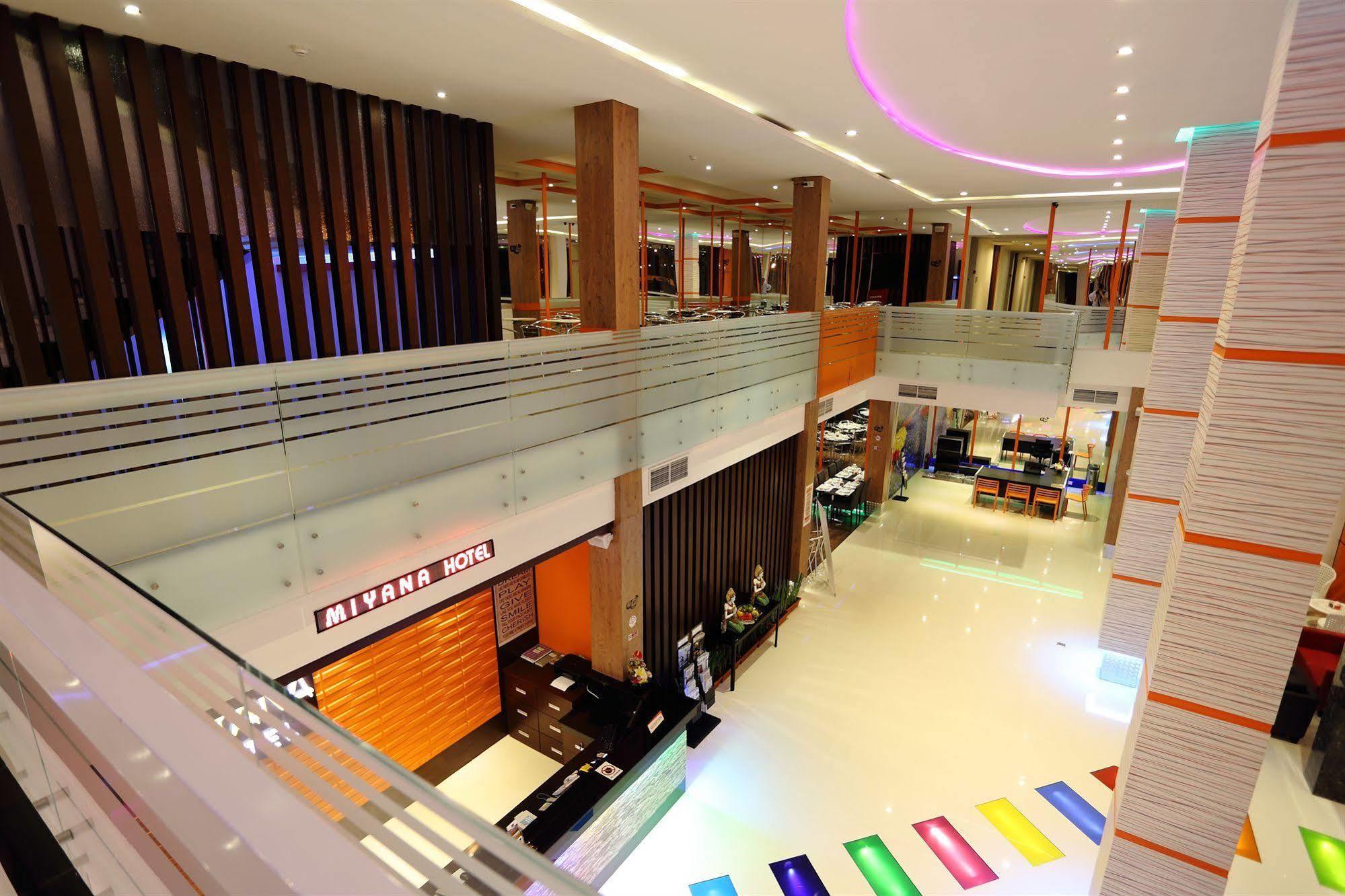 Miyanna Hotel Medan Esterno foto