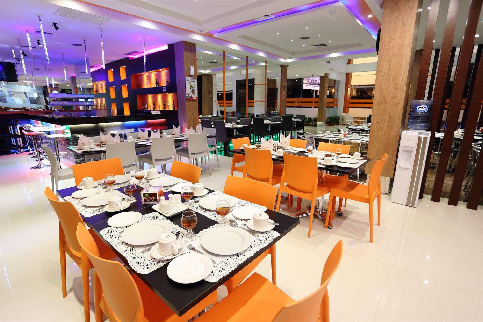Miyanna Hotel Medan Esterno foto