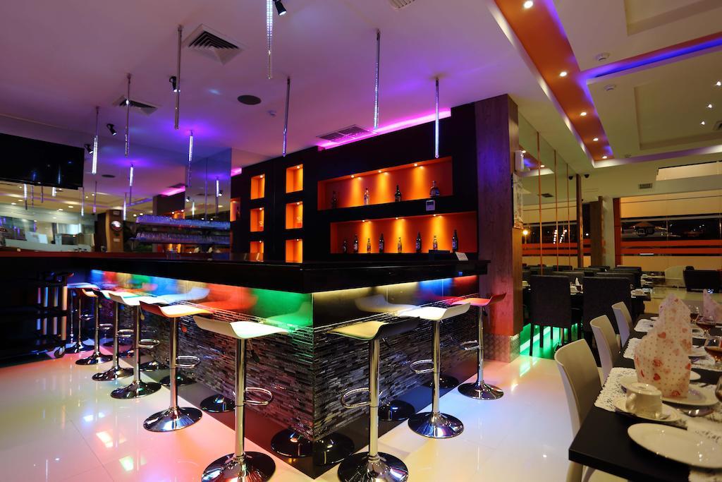 Miyanna Hotel Medan Esterno foto